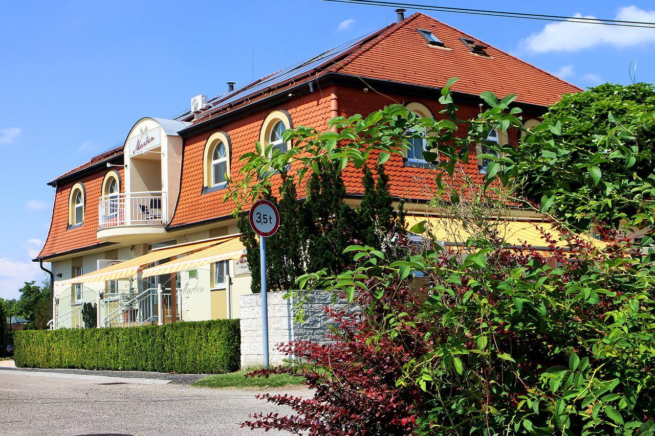 马本潘左伊住宿加早餐旅馆 Hegykő 外观 照片
